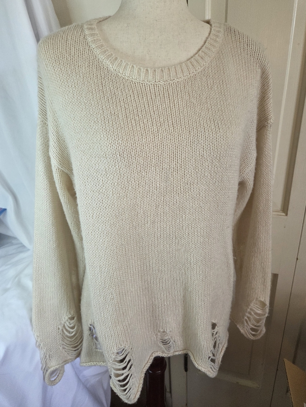 White Fox White Label Distressed Sweater Pilling Grunge Look XS Oversized